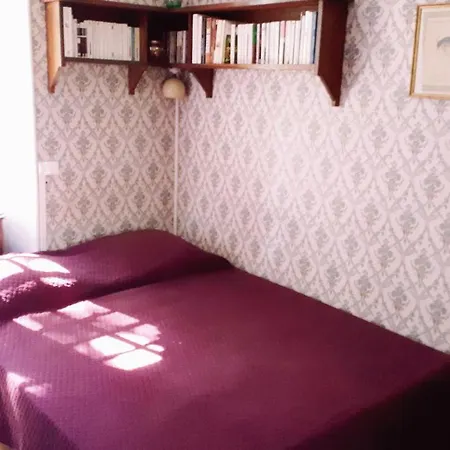 La Cure Du Maine Charles Bed & Breakfast
