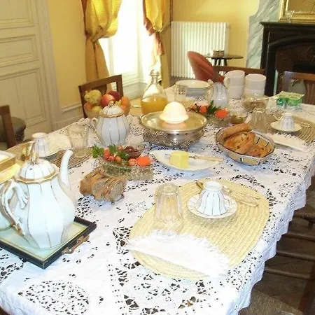 La Cure Du Maine Charles Bed & Breakfast