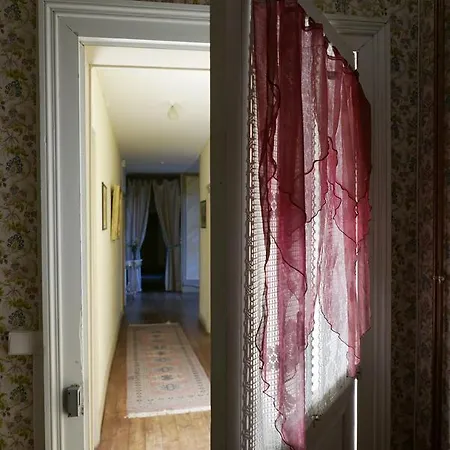 Bed & Breakfast La Cure Du Maine Charles 2*