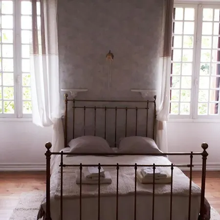 La Cure Du Maine Charles Bed & Breakfast