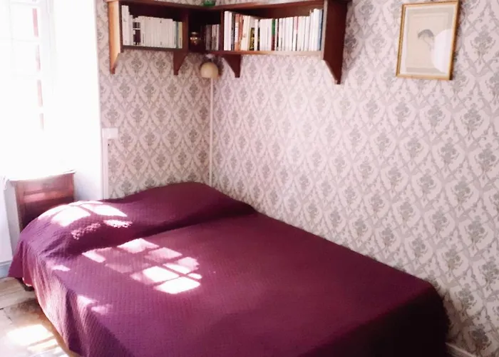 La Cure Du Maine Charles Bed & Breakfast