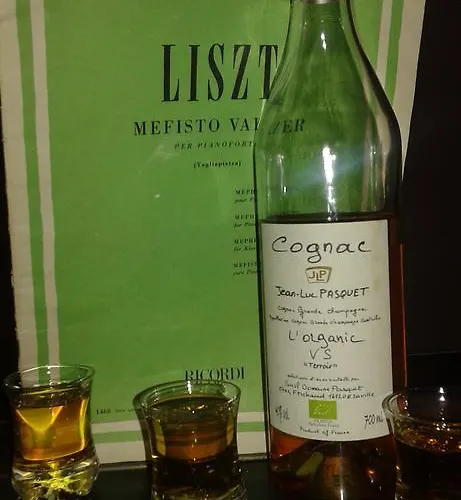 Bed & Breakfast La Cure Du Maine Charles 2*