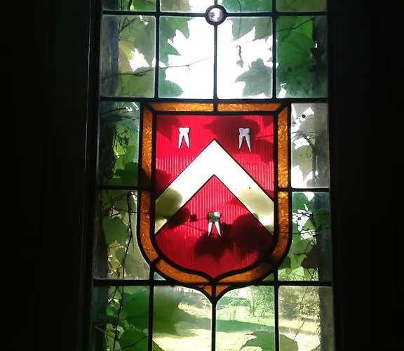 Bed & Breakfast La Cure Du Maine Charles 2*