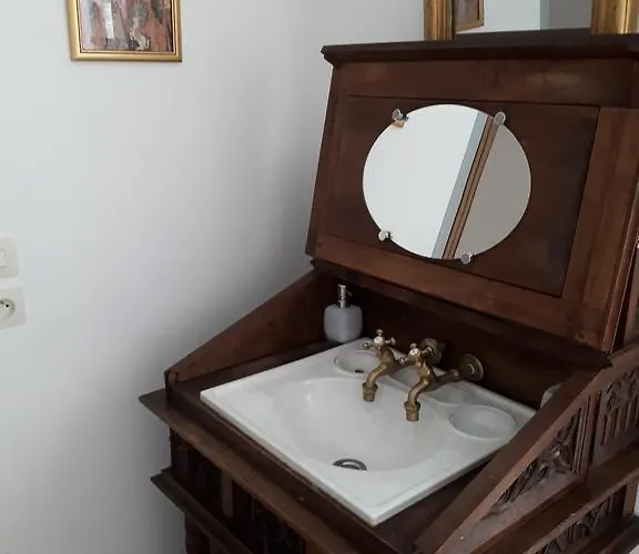 La Cure Du Maine Charles Bed & Breakfast