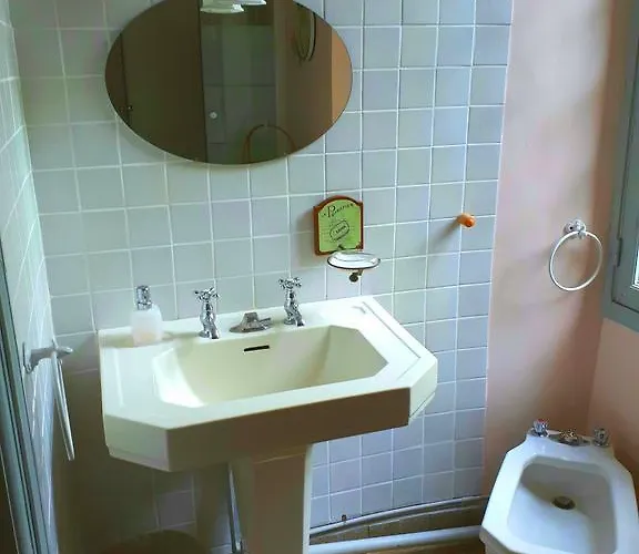 La Cure Du Maine Charles Bed & Breakfast 2*